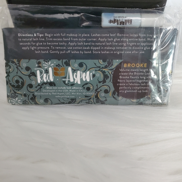 Red Aspen Brooke Reusable Faux Silk Lashes - Picture 2 of 3